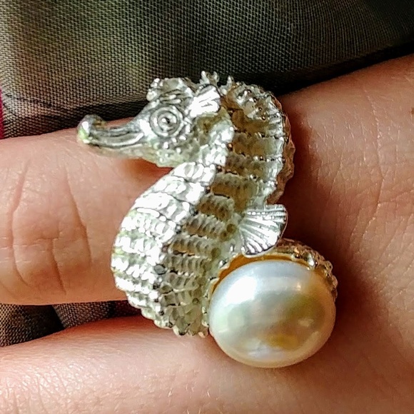 The Girl With Kaleidoscope Eyes Jewelry - Sterling Seahorse & Pearl Ring